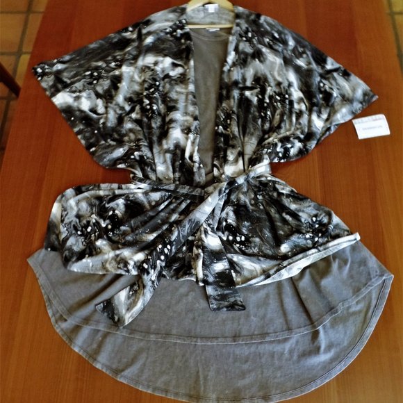 LULAROE Dresses & Skirts - LULAROE! S/M- SAVANNAH KAFTAN & M- CARLY DRESS